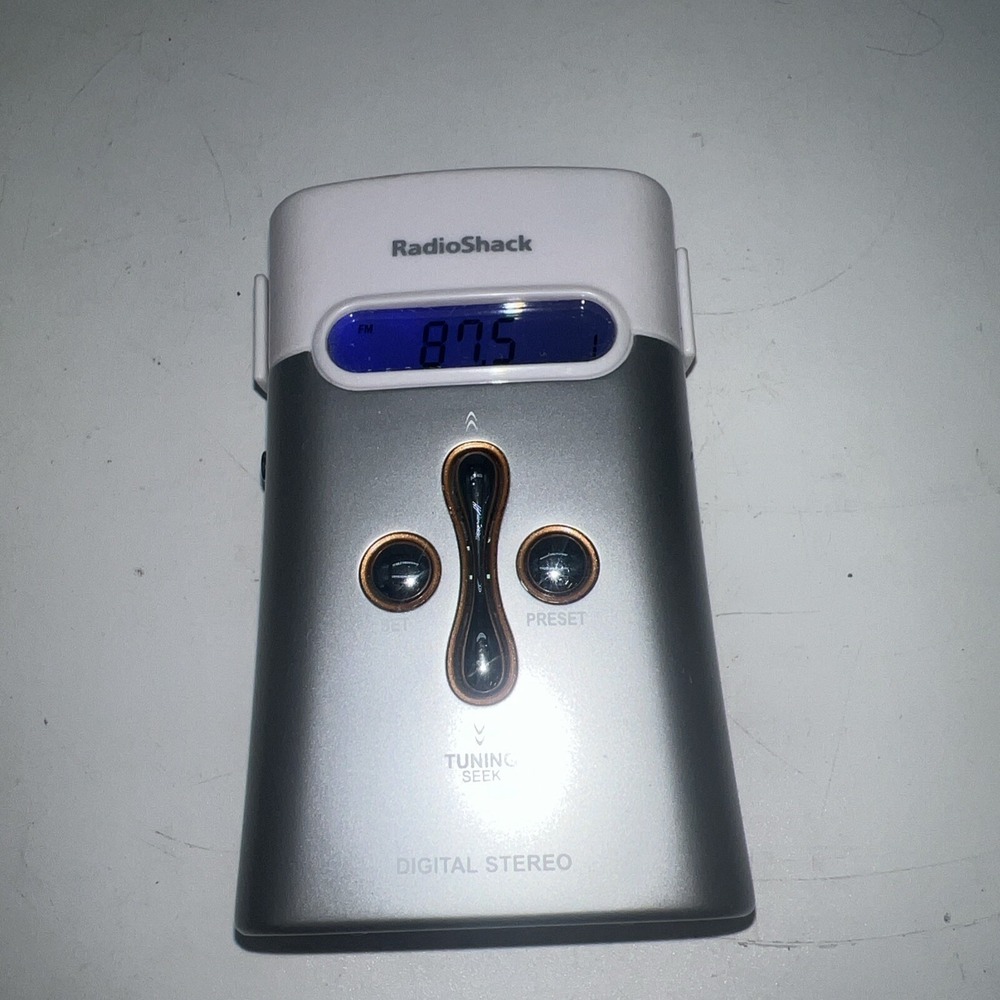 Radio Shack 12-469 Digital Stereo AM/FM Pocket Radio Digital Tuning RARE